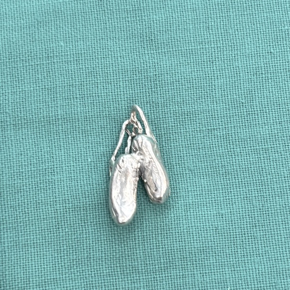 🩰 Vintage Solid Sterling Silver Ballet Slipper Charm or Pendant - Picture 3 of 3